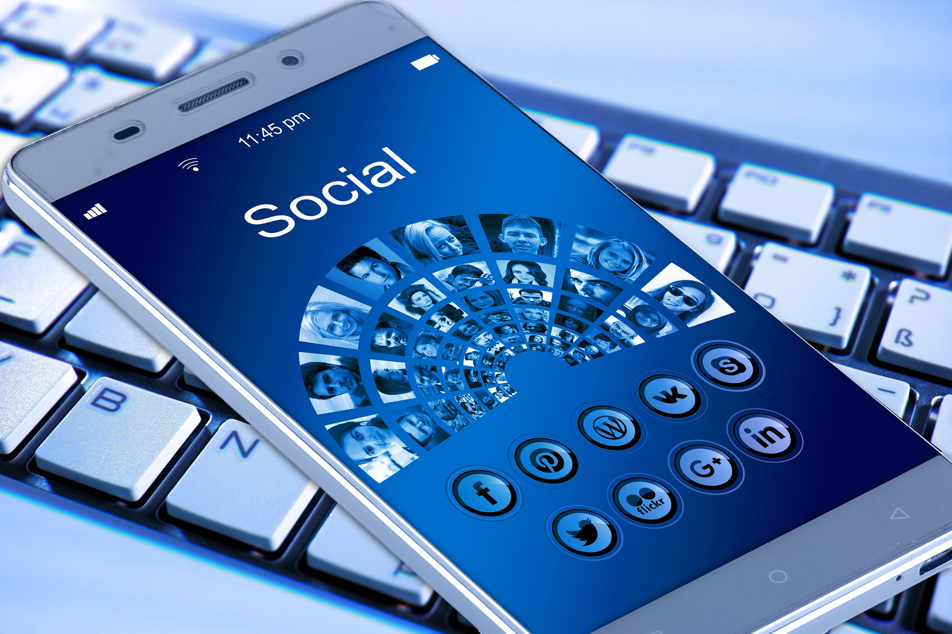 Why You Should Use Social Media in Recruiting